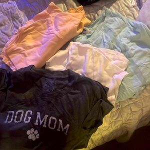 Woman’s T’s. Multipack. Comfy and stretchy.